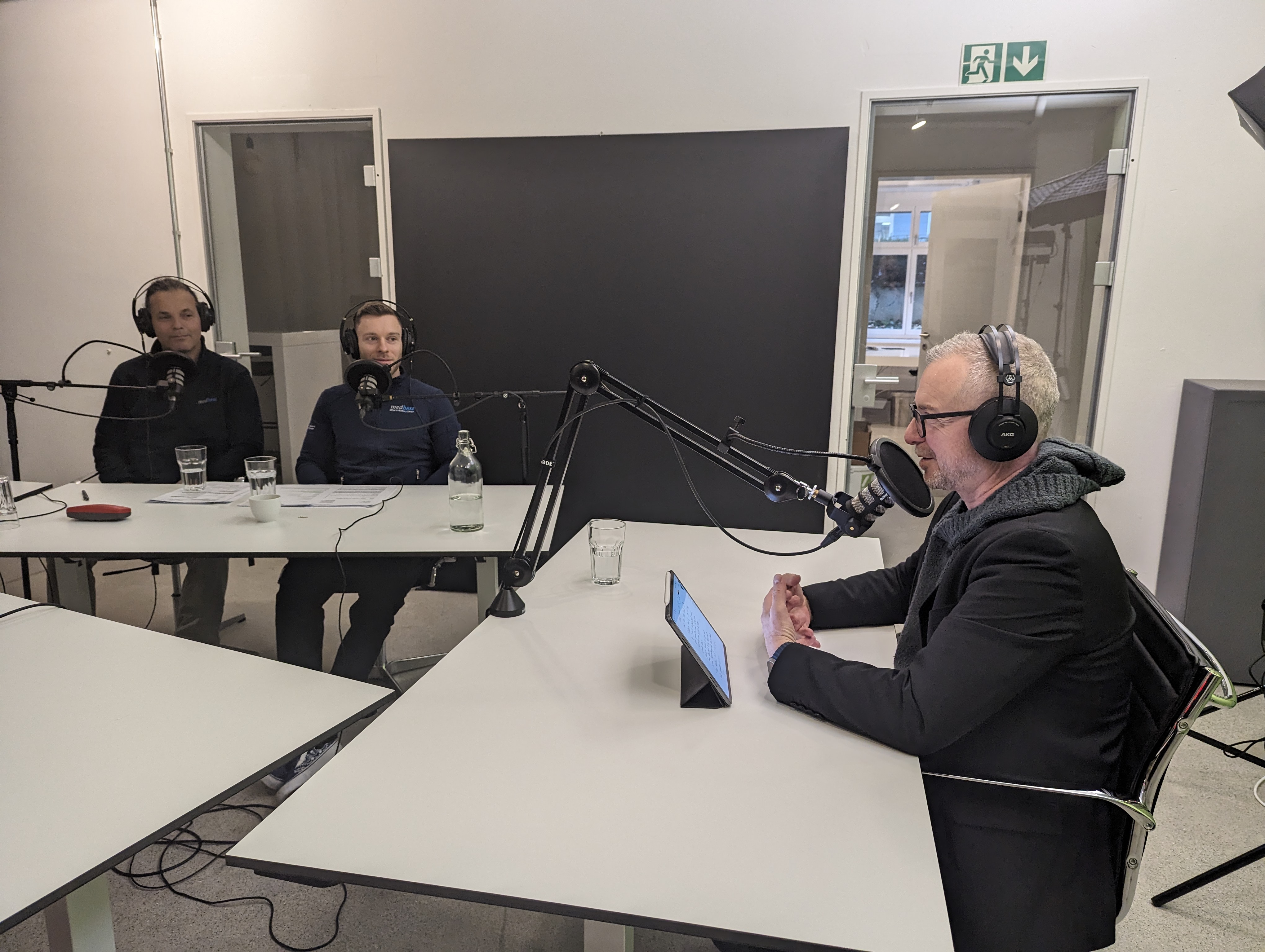 Patrick Rohr, Physiotherapeut Canice Schmid und Dr. Philipp Bannwart
